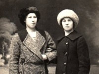 hat-girls