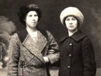 hat-girls